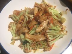 -美奈小馆·越南料理(中航城君尚购物中心店)