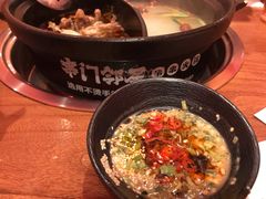 牛油骨汤鸳鸯锅-串门邻居串串火锅(云南南路店)