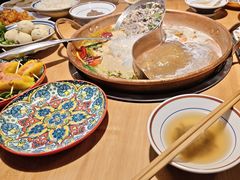 -洱火云南酸菜牛肉火锅(石景山当代商城店)