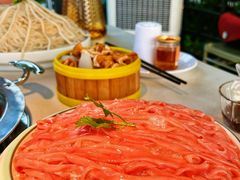 -茅草房·河畔园林火锅