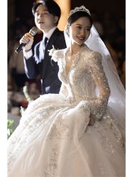 -不晚国际婚纱礼服