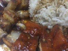 烧肉拼烧鸭-煲煲香快餐(南京路店)