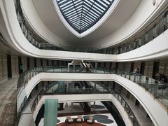 -上海滴水湖皇冠假日酒店