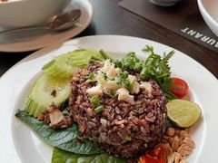 -Chom Cafe and Restaurant