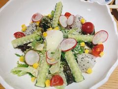 温泉蛋沙拉-富山日式料理(宽厚里店)