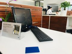 -上海宝信宝马4S店
