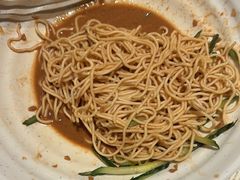 -肥肥虾庄·金牌油焖大虾(汉街SKP店)