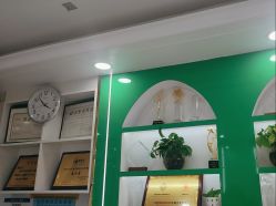 -苗医生专业祛痘·皮肤管理
