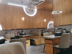 大堂-围炉肉舍•炭烤活鳗•丹东海鲜烤肉(步行街店)