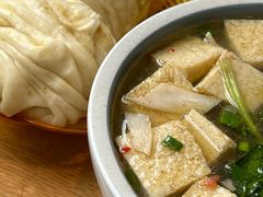 -金莹丸子汤清真(朝外SOHO店)