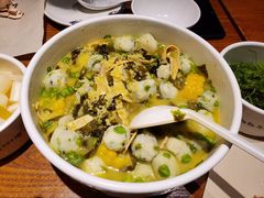 -渝是乎酸菜鱼(龙旗购物中心店)