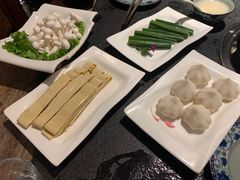 -大匠工房古船木艺术餐厅·猪肚鸡专门店(长白仙岛店)