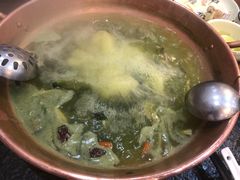 -景明轩•养生酸汤鱼火锅 云贵鲜菌 现舂野果酸汤(王寨小区店)