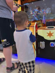 -多多淘儿童体验中心(重庆来福士店)