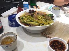 肉丝大拉皮-灶座小锅烀饼·铁锅炖(道里店)