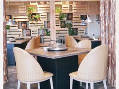 大堂-日进一片海.生腌海鲜火锅.宵夜烧烤(三里屯总店)