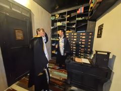 -逃脱反斗城沉浸剧情密室(阳光新业中心店)