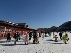 -济南卧虎山滑雪场