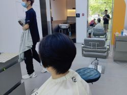 -首脑美发沙龙