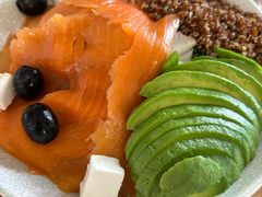 三文鱼牛油果沙拉-Money Shops(愚园路店)