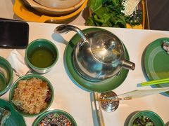 -润园四季椰子鸡火锅(卓越INTOWN店)