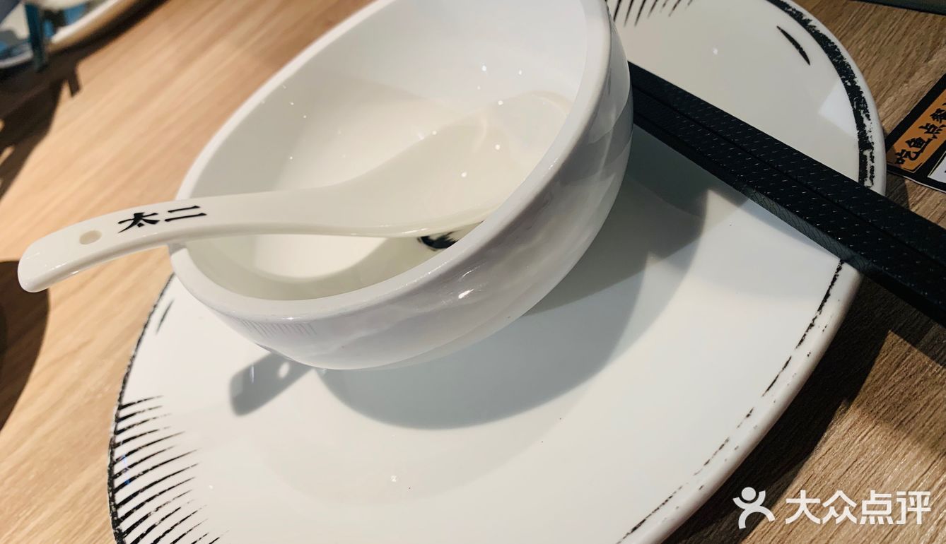 糍粑外酥内软、蘸上红糖，太好吃了