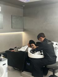 -Z.X HAIR SALON张新美业