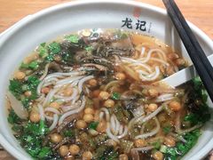 -湘人龙记老长沙米粉(鸟巢店)