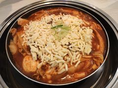 -三清洞摩西韩式年糕火锅(威高广场店)