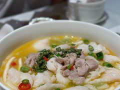 酸汤煮雪花鱼-黑明餐厅(白鹭洲店)
