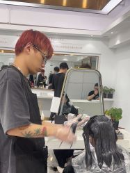 -镁连社·美联社