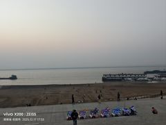 -巴陵广场
