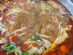-黄利砖万峰林布依特色酸笋牛肉馆