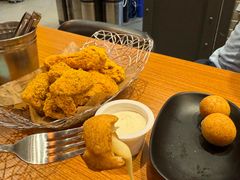 -BHC炸鸡(明洞总店)