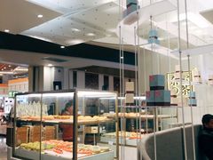 面包甜点陈列柜-奈雪的茶(市百一店)