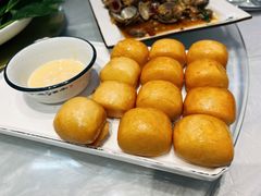 黄金馒头-绅士餐厅龙虾·烧烤(西门路店)