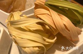 Three-color Noodle Stir-fry