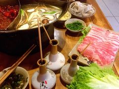 -白乐天毛肚火锅馆(解放碑店)
