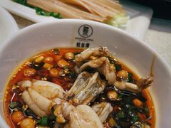 秘制美牛蛙-蛙鱼潭美蛙鱼头火锅(解放碑瑞富广场店)