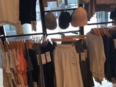-lululemon(上海浦东IFC店)