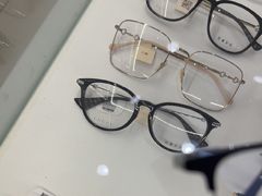 -美式眼镜·授权蔡司.依视路.尼康.豪雅.明月(南翔印象城店)