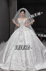 -艾朵婚纱