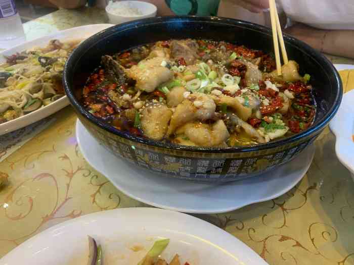 金海湾酒楼-"跟家人自驾游路途中我们找的这家饭店,店面.