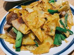 腊肉炒黄坡豆丝-肖记公安牛肉鱼杂(田林路店)