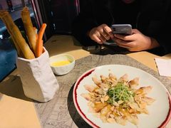 笔筒色拉-穹六人间 people 6(岳阳路店)