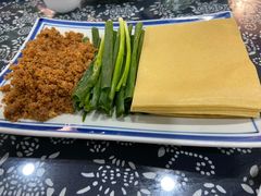勾魂小媳妇-八两八金·莱芜特色炒鸡(市南漳浦路店)