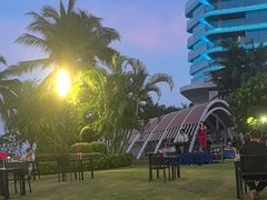 -JW万豪厨房餐厅·滨海草坪烧烤·海鲜·海景(三亚绿发山海天JW万豪酒店)