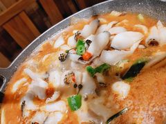 思茅酸汤鱼片-老滇山寨•云南特色菜•地方菜•民族风情歌舞表演(金碧店)