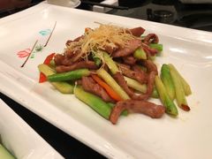 芦笋爆牛肉-亢龙太子酒轩(东湖店)
