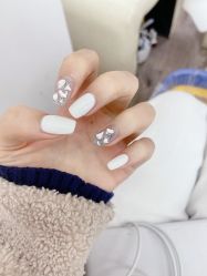 -丽心自助美甲美睫